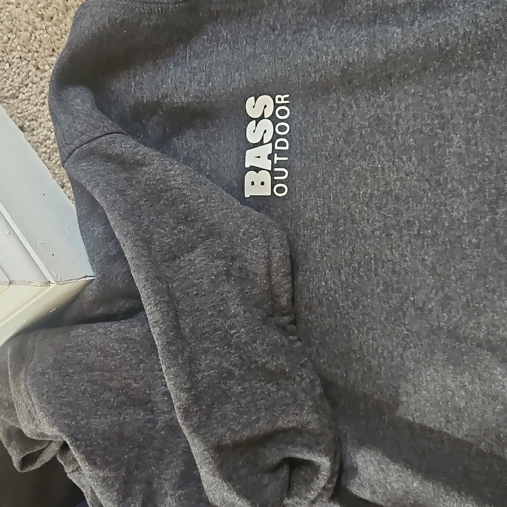 4 Sweatshirts Nike Puma Champion Bass Outdoor, Sz M - Picture 3 of 5